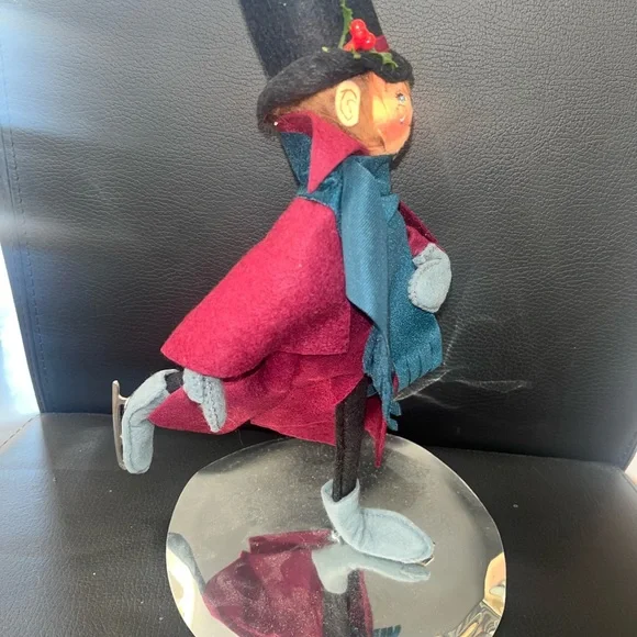 Vintage Annalee 11” Victorian Man Ice Skater on Silver base, bendable - Picture 2 of 5